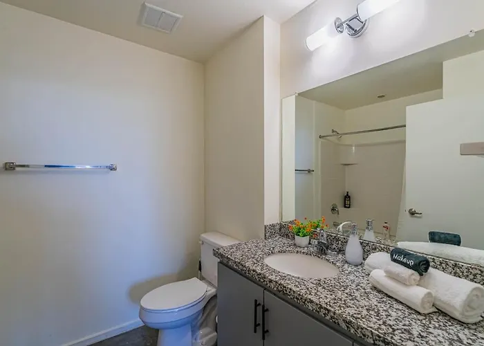 Chic Downtown 2-bedroom Pool Gym Parking Apartamento *