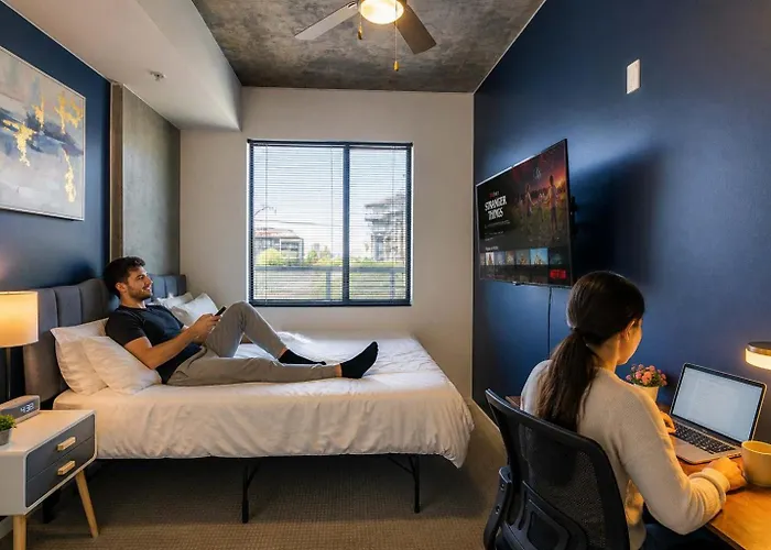 Chic Downtown 2-bedroom Pool Gym Parking Apartamento Phoenix