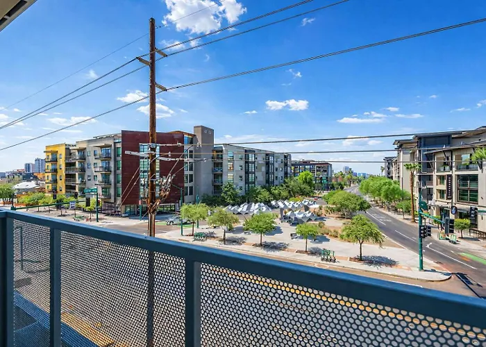 Chic Downtown 2-bedroom Pool Gym Parking Apartamento